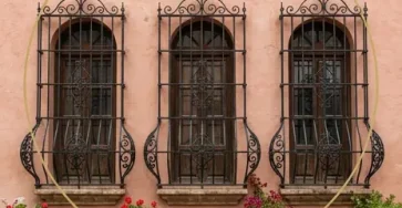 Pourquoi certaines barres de fenetre sont elles incurvees en bas.jpg