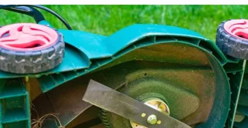 Comment aiguiser les lames dune tondeuse a gazon 819x1024.jpg