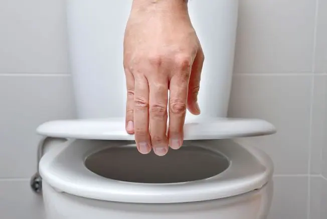 Vous devez savoir ceci si vous faites partie de ceux qui se levent la nuit pour aller uriner.jpg