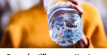 Leau en bouteille pourrait contenir des milliers de microparticules de plastique.jpg